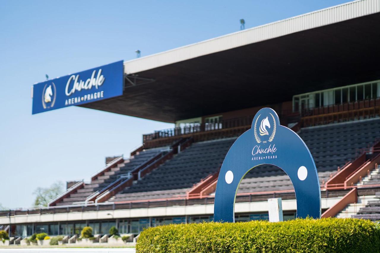 B&B Chuchle Arena Praha Exterior foto